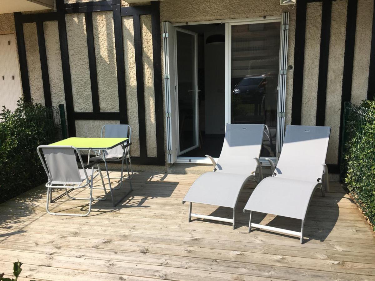 Studio Front De Mer Avec Terrasse Et Acces Direct Plage A Merville-Franceville - Fr-1-487-329 エクステリア 写真